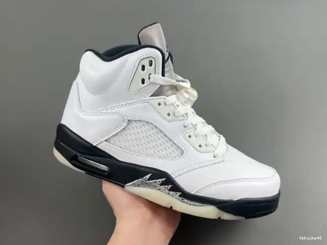 Rep TBkick JORDAN 'WHITE RETRO BLACK' DD0587-110 5 AIR 0420